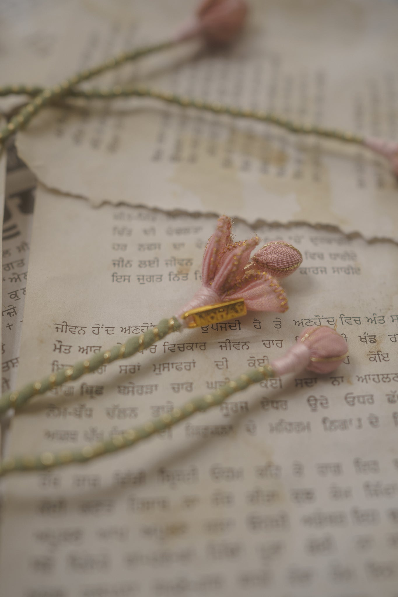 Lily Floral Gajra
