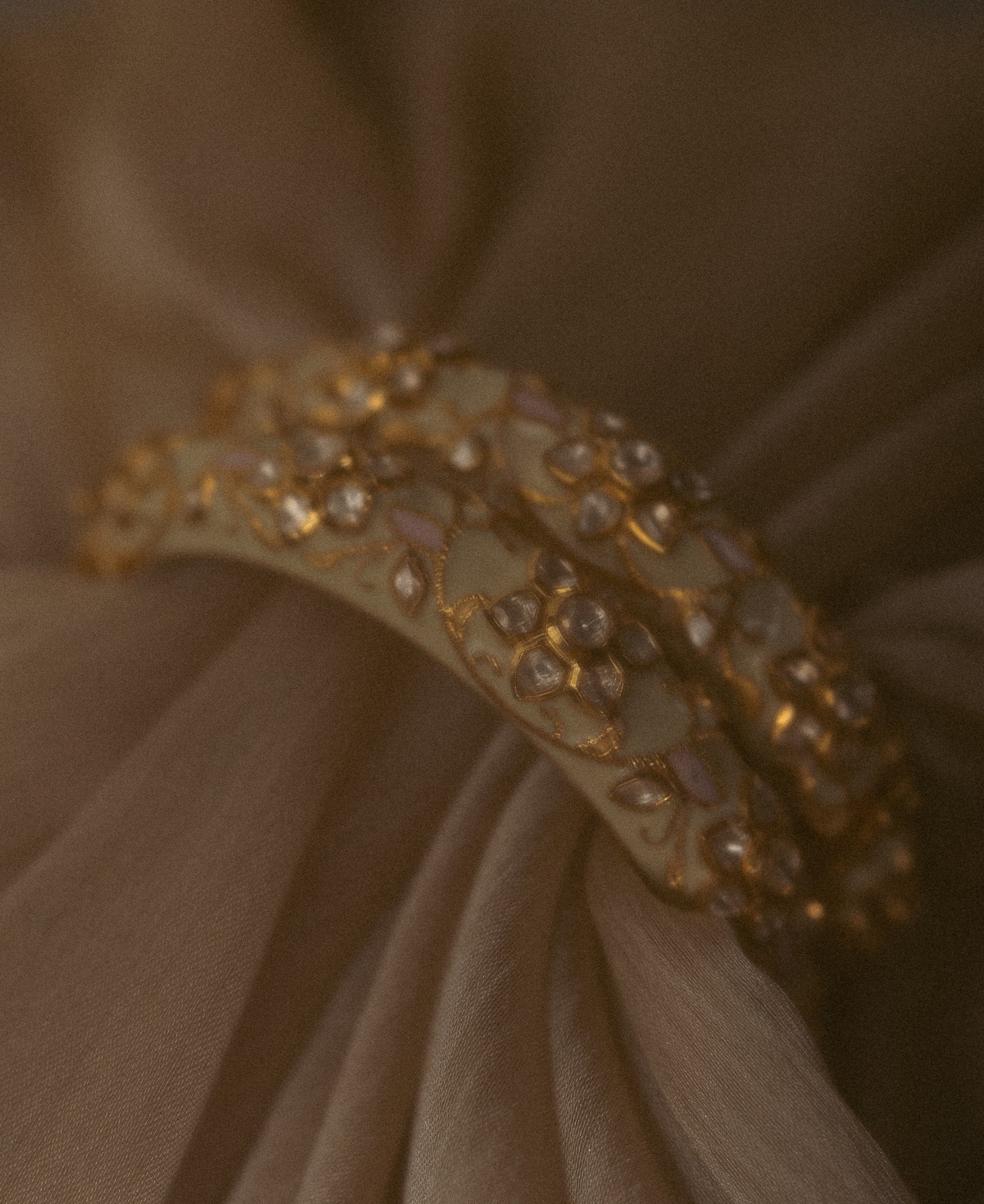 Noor Meenakari Karey